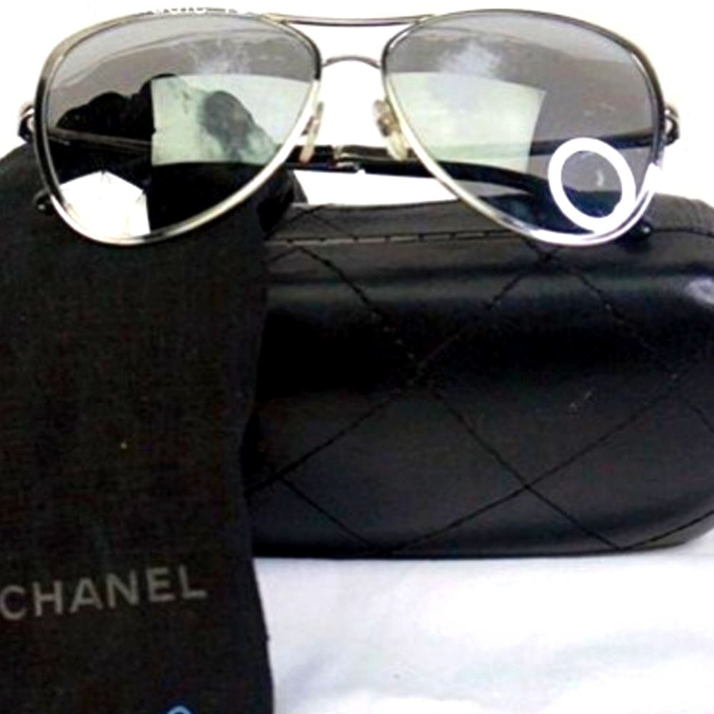 👀Chanel👀 VINTAGE ✨ "Pilot"  ✨Sliver tone "AVIATOR" Sunglasses